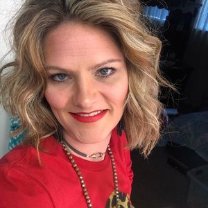 Meet your Posher, Casey